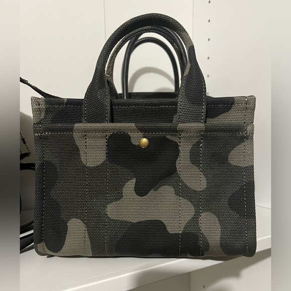 Coach Camo Print Canvas Small Cargo Tote 20 New without tags never used!! 🔥🔥 - Picture 3 of 16